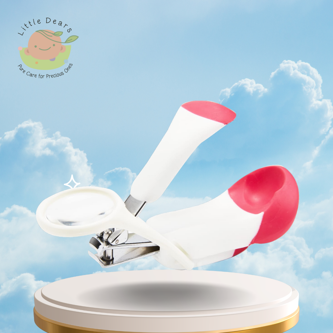 nail clipper with magnifier