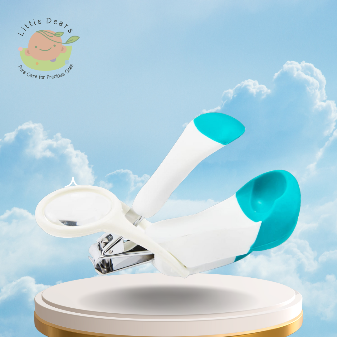 nail clipper with magnifier